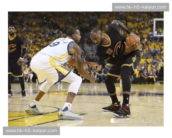 亚尔VS罗萨：光影交织的史诗，英雄的宿命对决